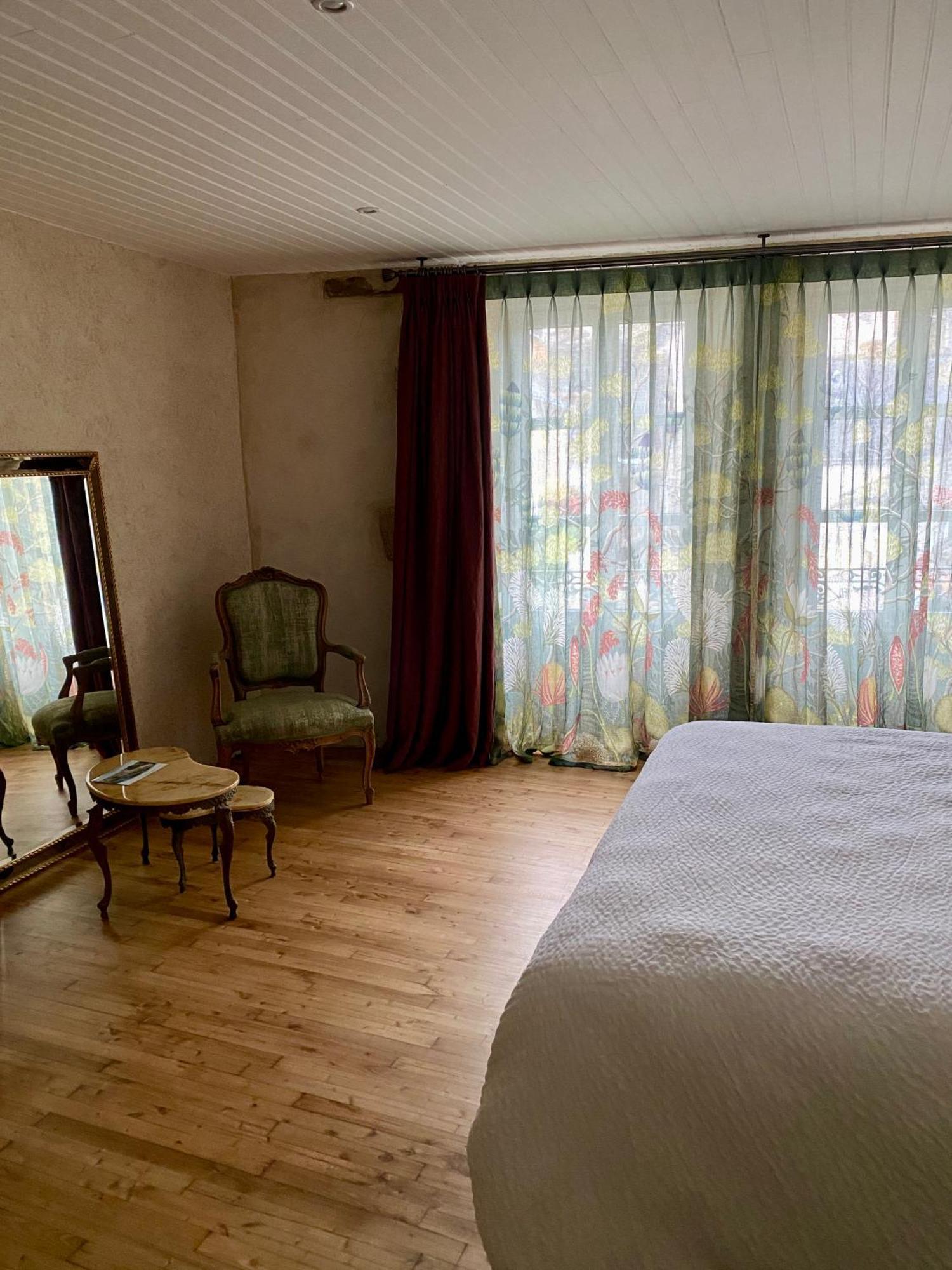 Une Nuit Chez Une Artisane Josselin Exterior foto